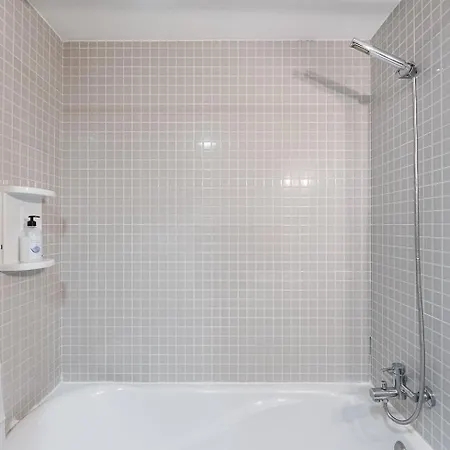 아파트 Guestready - Cosy With Balcony 아베이루