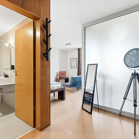 Guestready - Cosy With Balcony 아파트